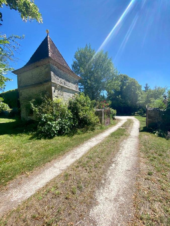 Gite De L'Edelinie Nanteuil-Auriac-de-Bourzac Exterior foto